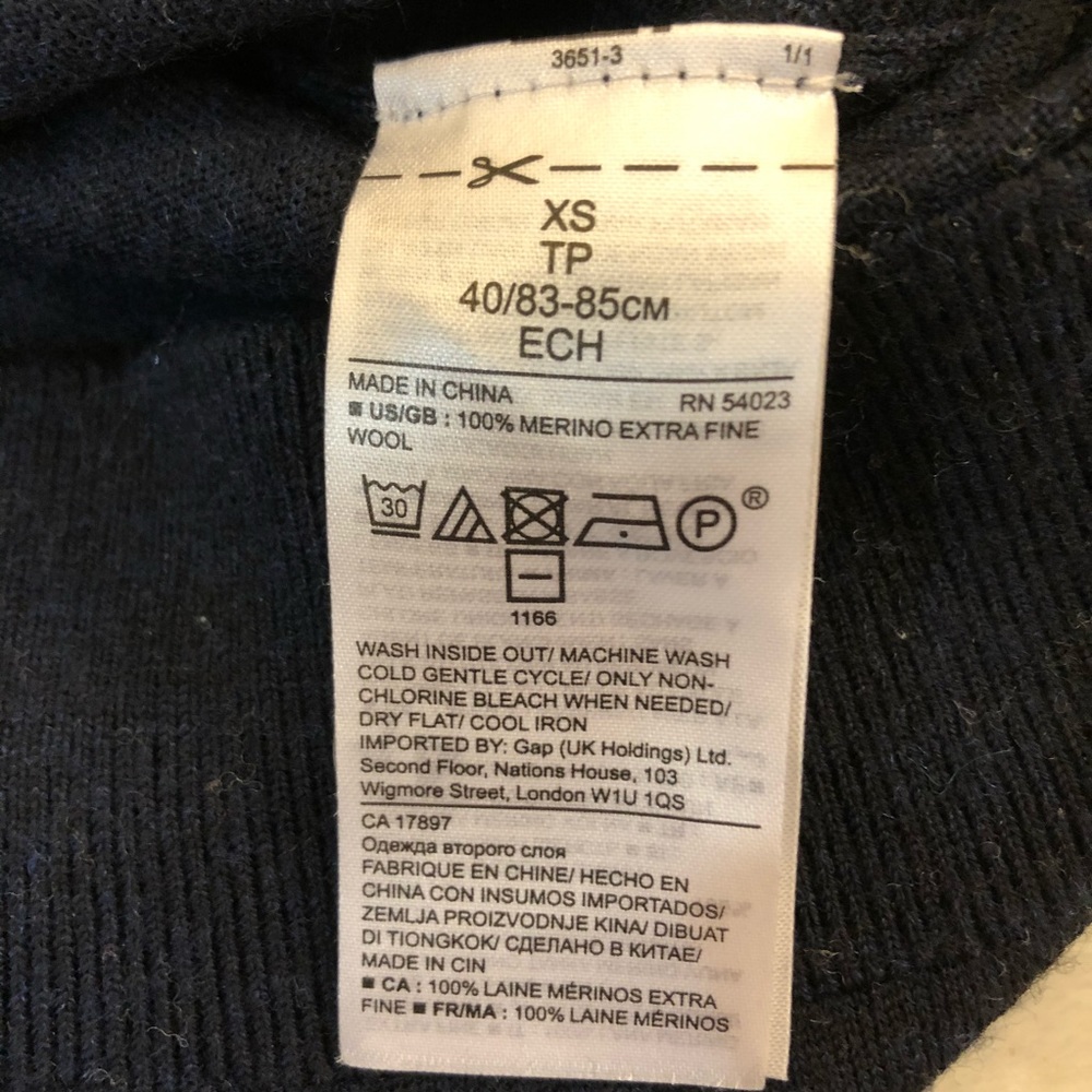 Banana Republic Navy Blue V-neck Merino Wool Sweater size XS - Picture 4 of 6